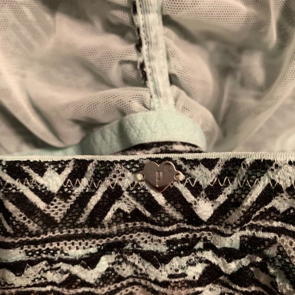 PINK Victoria's Secret Bralette Size S - Picture 4 of 4